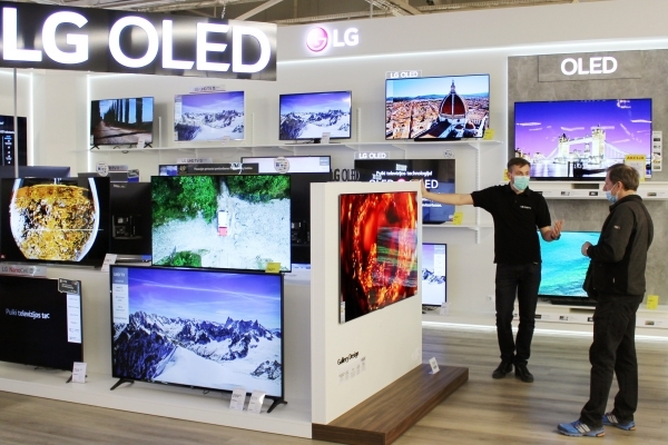 LG's OLED Galleria TV on display at a store in Kaunas, Lithuania Image: LG Electronics