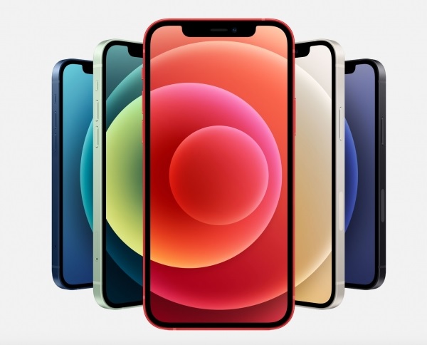 Samsung Display is the largest supplier of OLED panels to iPhones. Image: Apple