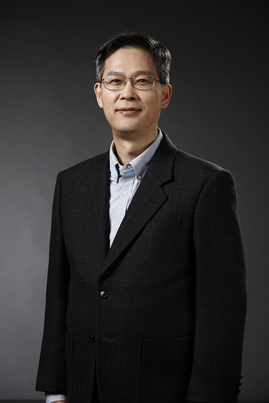 Lee Jung-bae, head of Samsung's memory business, was named the new chairman of KSIA. Image: Samsung